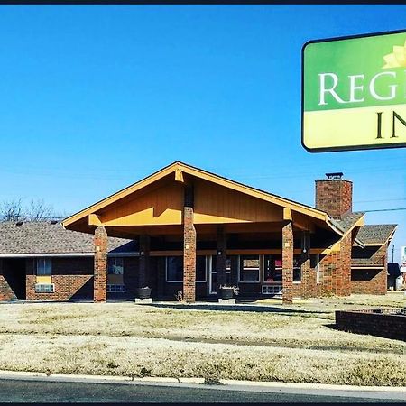 Regency Inn Iola エクステリア 写真