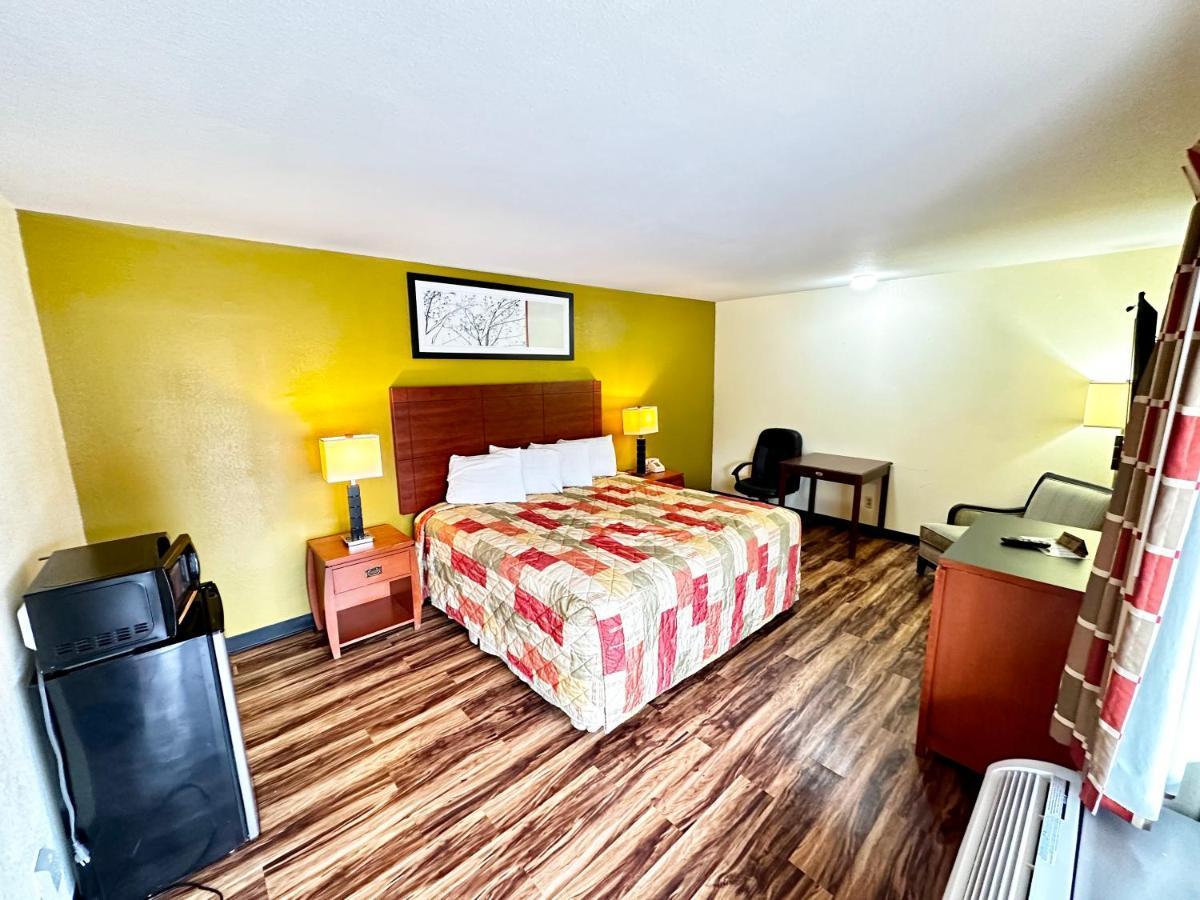 Regency Inn Iola エクステリア 写真