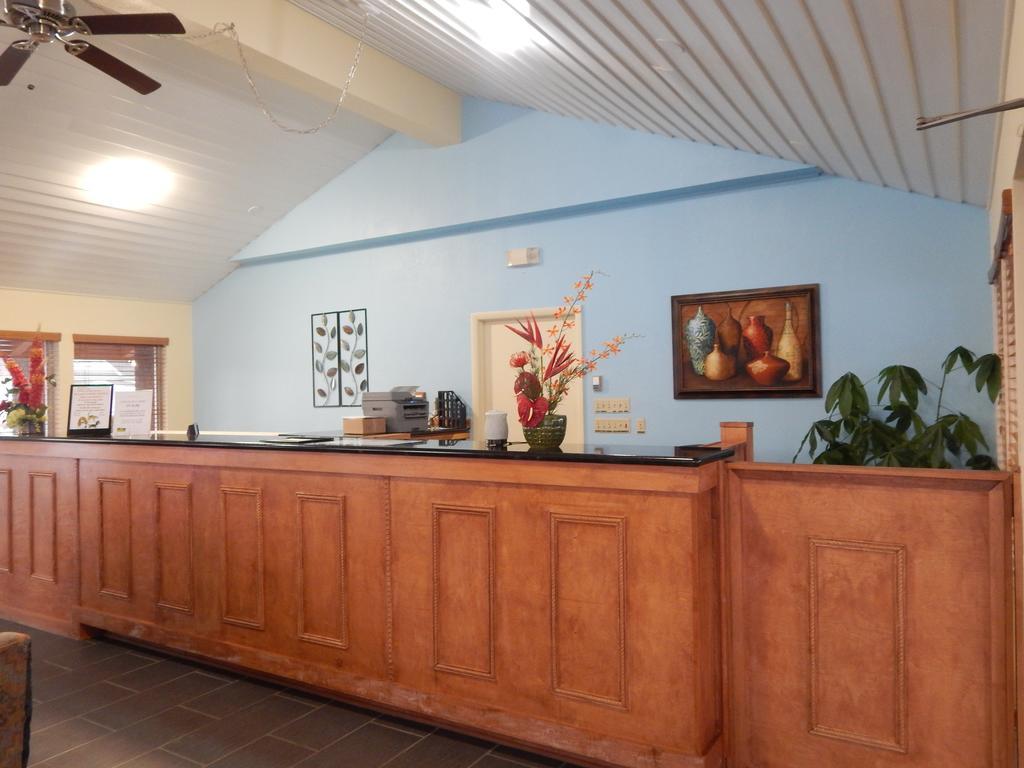 Regency Inn Iola エクステリア 写真