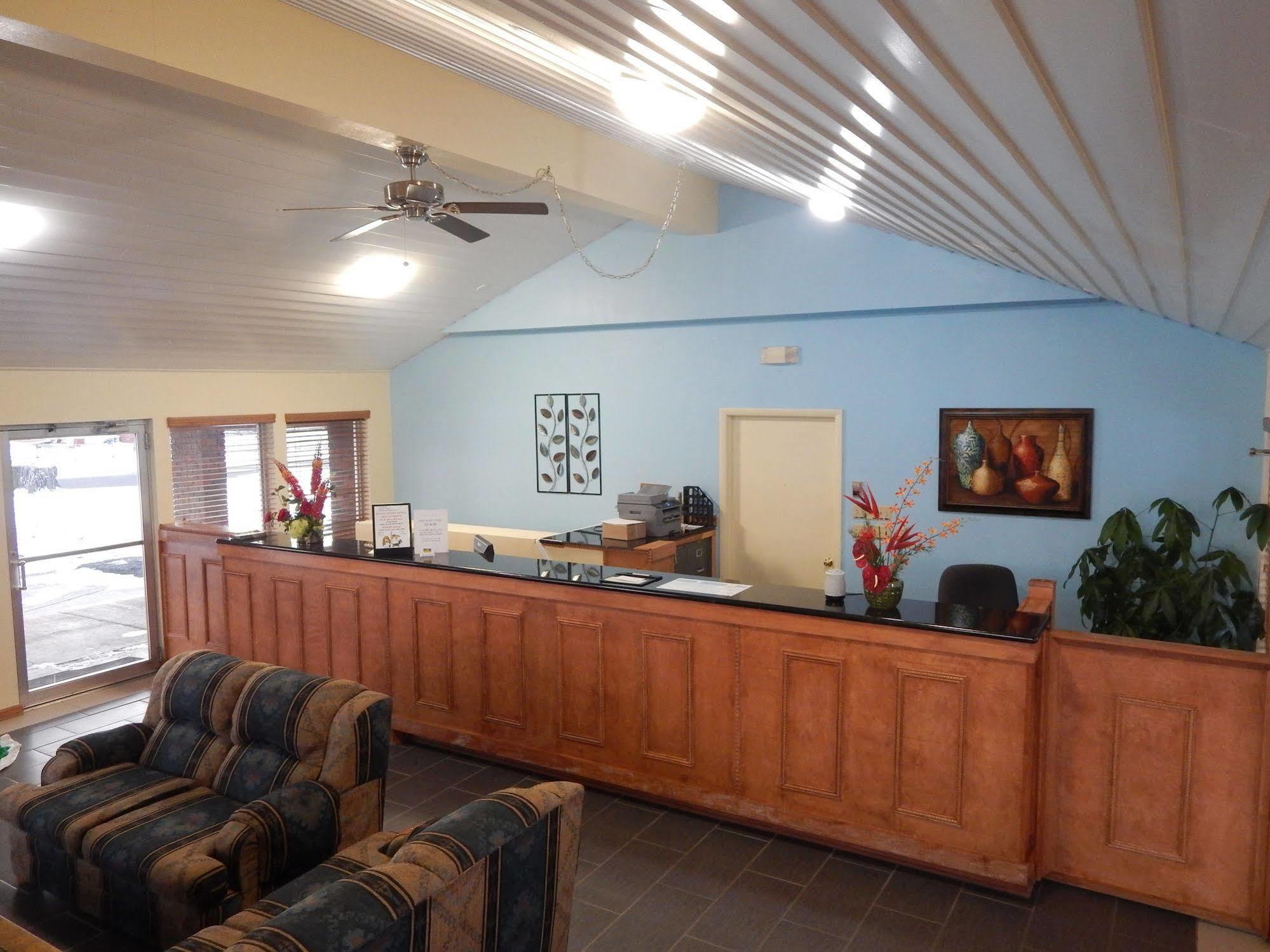 Regency Inn Iola エクステリア 写真