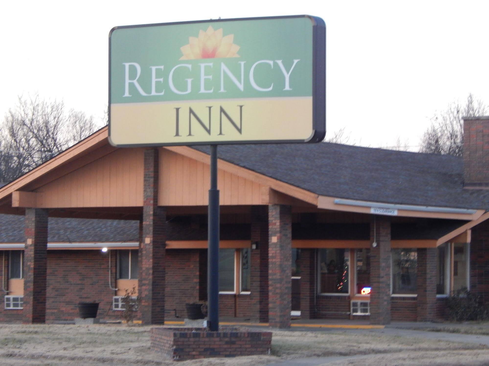 Regency Inn Iola エクステリア 写真